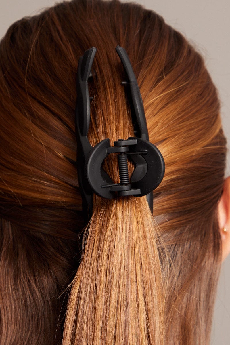 Black Claw Clip Twist