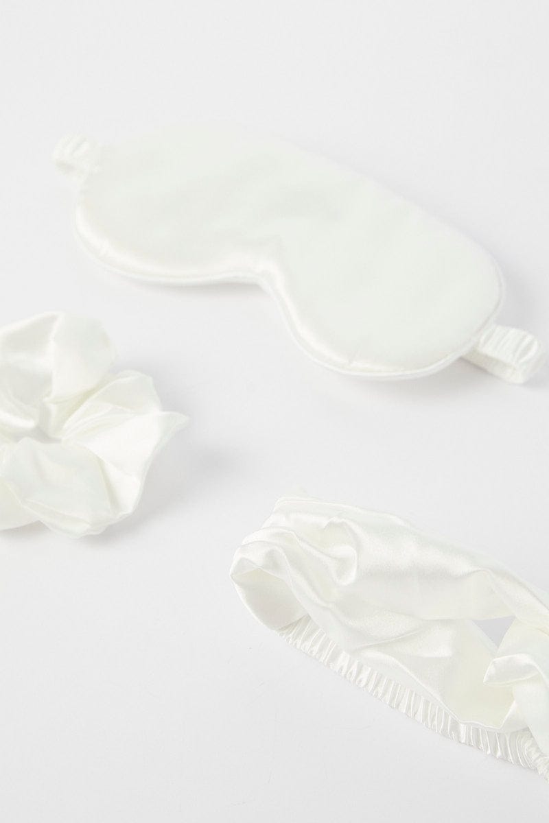 White Eye Cover And Hair Accessories Travel Beauty Bag